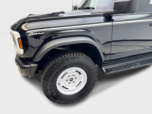 Used 2025 Ford Bronco Heritage Edition AWD/4WD image 17