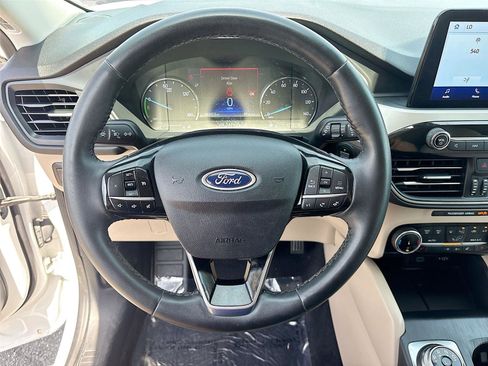 Used 2022 Ford Escape SE w/ Cold Weather Package FWD image 11