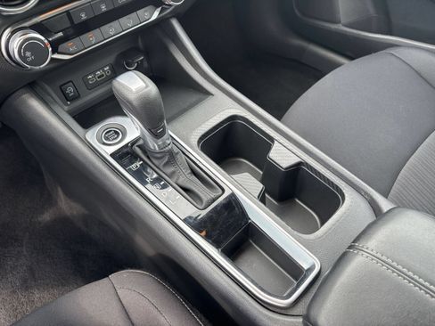Used 2025 Nissan Sentra SV FWD image 40