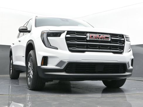 Used 2025 GMC Acadia Elevation image 41