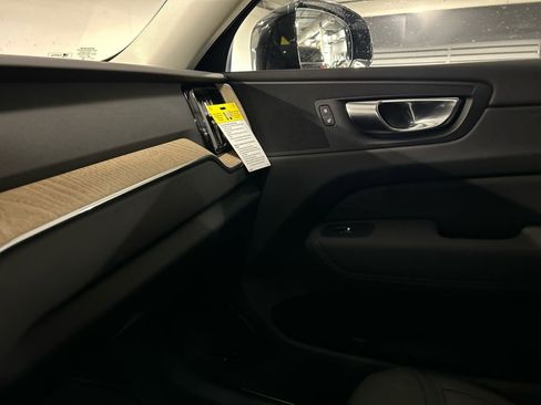 Used 2026 Volvo XC60 B5 Core w/ Protection Package Premier AWD/4WD image 20