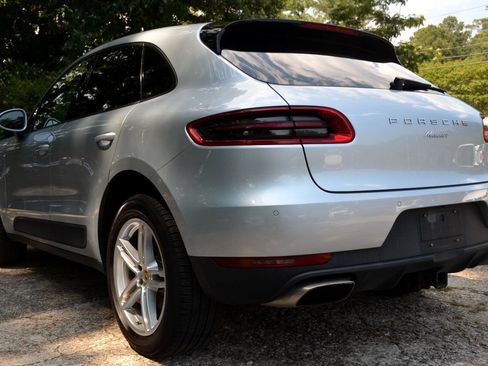 Used 2017 Porsche Macan AWD/4WD image 6