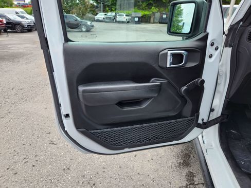 Used 2023 Jeep Wrangler Unlimited Sport AWD/4WD image 16