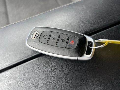 Used 2023 Nissan Rogue SV FWD image 29