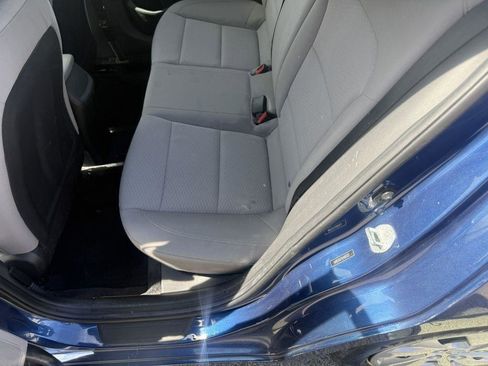 Used 2020 Hyundai Elantra SE FWD image 16