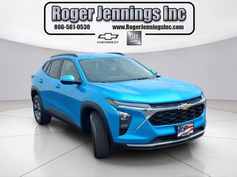 Used 2026 Chevrolet Trax LT w/ Driver Confidence Package FWD image 6