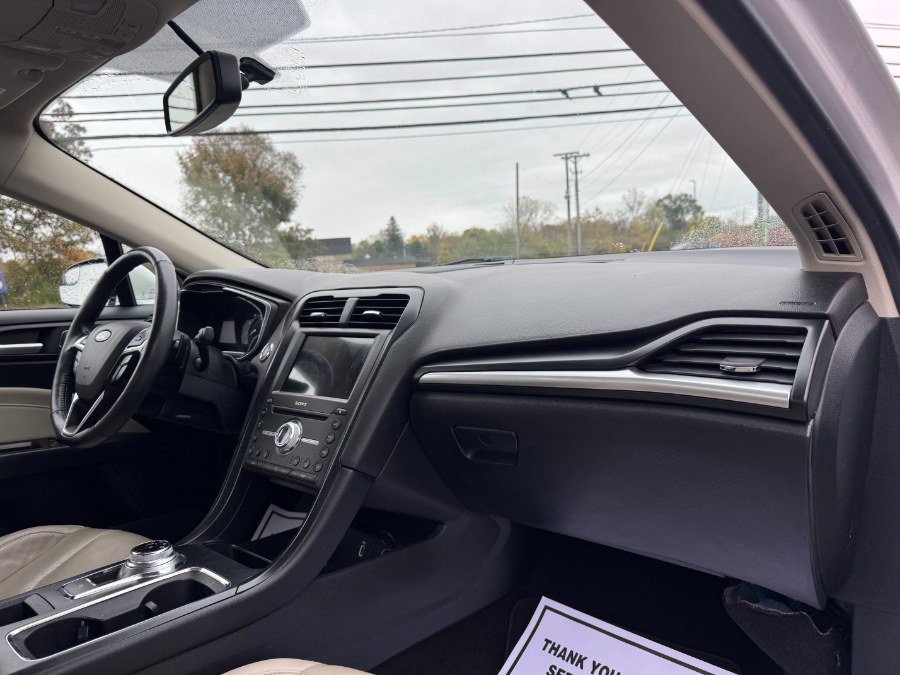 Used 2017 Ford Fusion Titanium AWD/4WD image 19