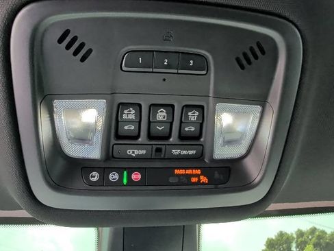 Used 2023 Chevrolet Traverse RS AWD/4WD image 20