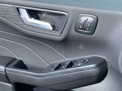 Certified 2025 Ford Escape Platinum w/ Premium Technology Package image 20