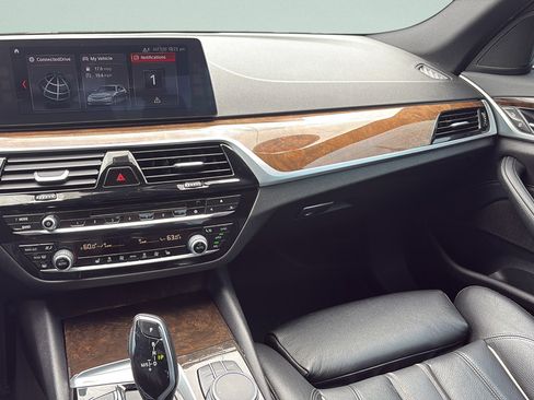 Used 2017 BMW 530i RWD image 12