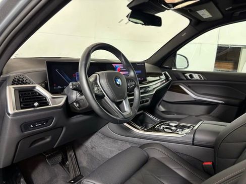 Used 2024 BMW X5 xDrive40i w/ Premium Package AWD/4WD image 9