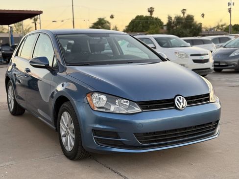 Used 2016 Volkswagen Golf SE image 2