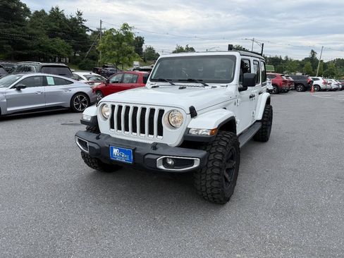 Used 2020 Jeep Wrangler Unlimited Sahara AWD/4WD image 2