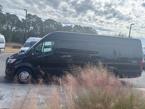 Used 2024 Mercedes-Benz Sprinter 3500 image 6