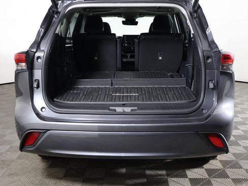 Used 2022 Toyota Highlander Limited image 20