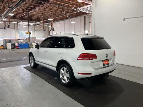 Used 2013 Volkswagen Touareg VR6 AWD/4WD image 8