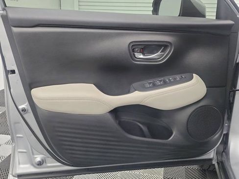 Certified 2025 Honda HR-V LX image 18