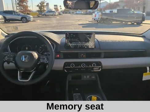 New 2025 Honda Pilot EX-L image 4