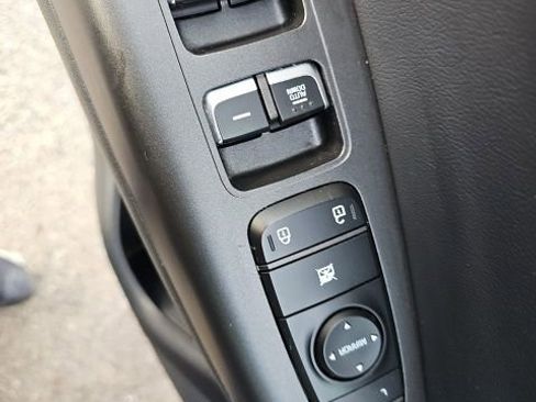 Used 2022 Kia Sportage Nightfall Edition image 32