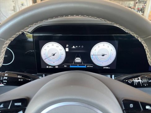 Used 2025 Hyundai Elantra SEL FWD image 40