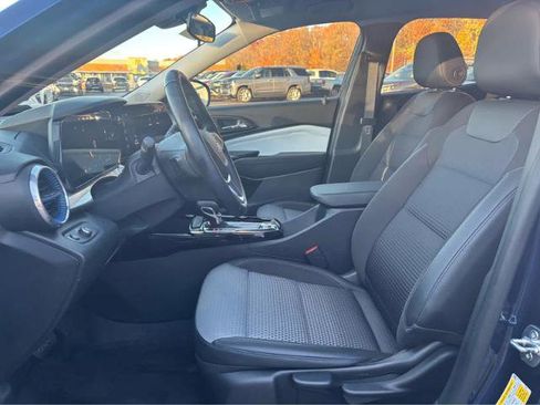 Used 2024 Chevrolet Trax LT w/ Driver Confidence Package image 17