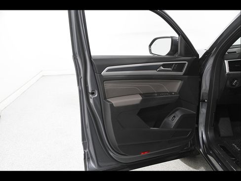 Used 2023 Volkswagen Atlas Cross Sport SEL AWD/4WD image 4