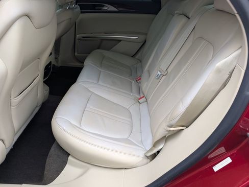 Used 2013 Lincoln MKZ image 7