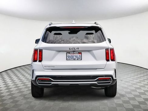 Certified 2023 Kia Sorento S w/ Panoramic Sunroof Package FWD image 7