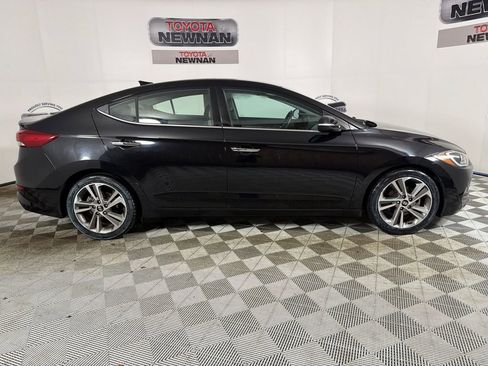 Used 2017 Hyundai Elantra Limited image 2
