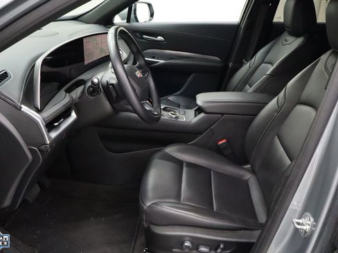 Used 2025 Cadillac XT4 Premium Luxury image 14