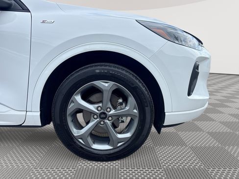 Used 2023 Ford Escape ST-Line w/ Tech Pack #1 AWD/4WD image 31