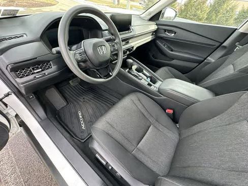 Used 2025 Honda Accord SE image 15