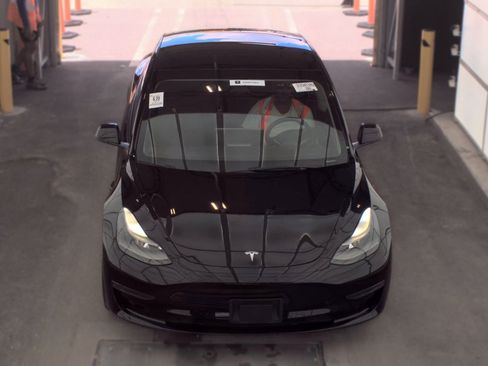 Used 2023 Tesla Model 3 Standard Range RWD image 2