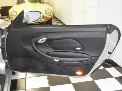 Used 2003 Porsche 911 BASE image 22