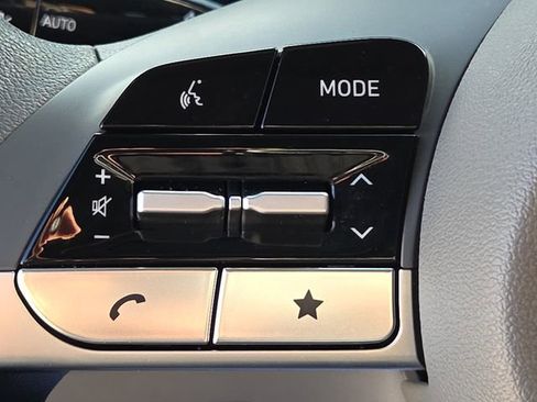 Certified 2024 Hyundai Elantra SEL image 26