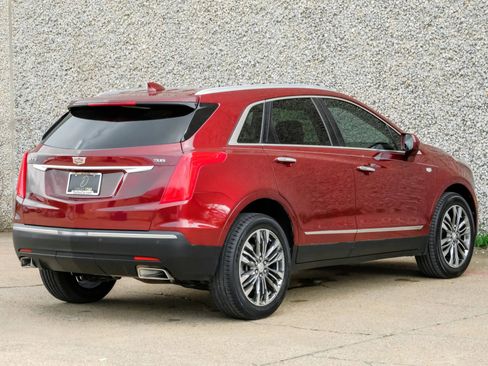 Used 2017 Cadillac XT5 Premium Luxury FWD image 8