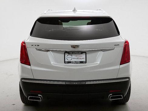 Used 2017 Cadillac XT5 Luxury w/ Driver Awareness Package image 9