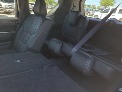 Certified 2025 Nissan Armada PRO-4X w/ Pro-4X Premium Package AWD/4WD image 11