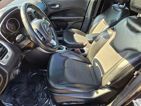Used 2018 Jeep Compass Latitude w/ Popular Equipment Group FWD image 10