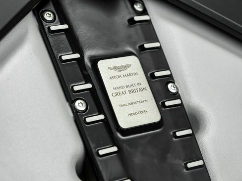 Used 2022 Aston Martin DBS Superleggera RWD image 39