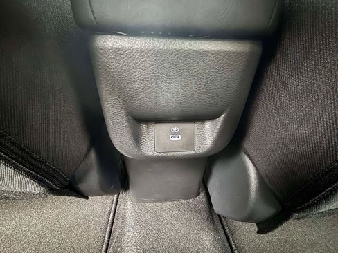 New 2025 Nissan Versa SR w/ Trunk Package FWD image 15