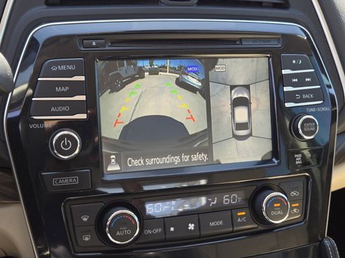 Used 2016 Nissan Maxima Platinum image 19