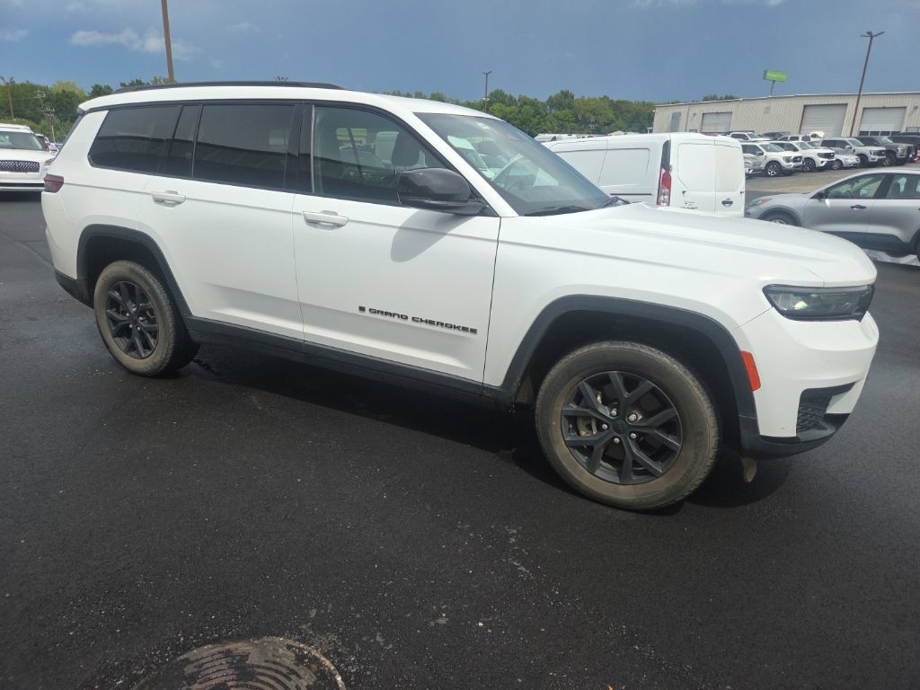 Used 2024 Jeep Grand Cherokee L Laredo RWD image 16