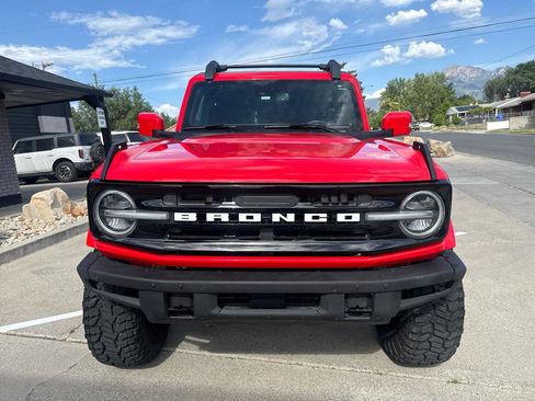 Used 2023 Ford Bronco Outer Banks AWD/4WD image 2