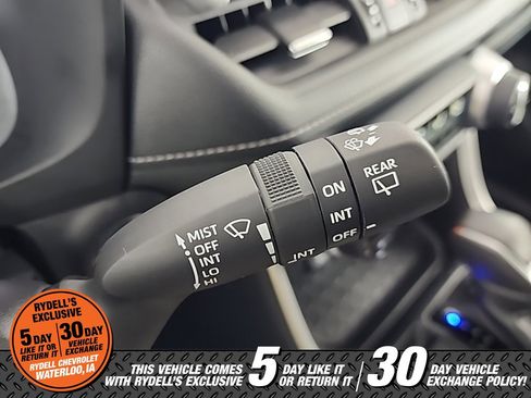 Used 2025 Toyota RAV4 XLE Premium image 28