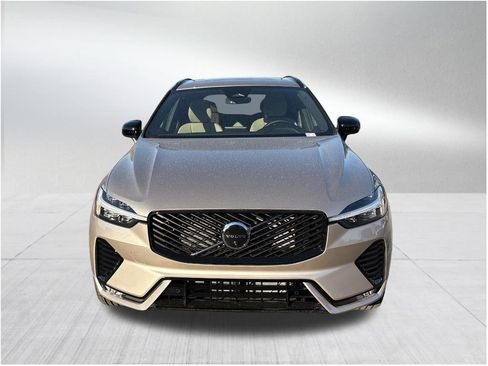 New 2026 Volvo XC60 B5 Plus image 2