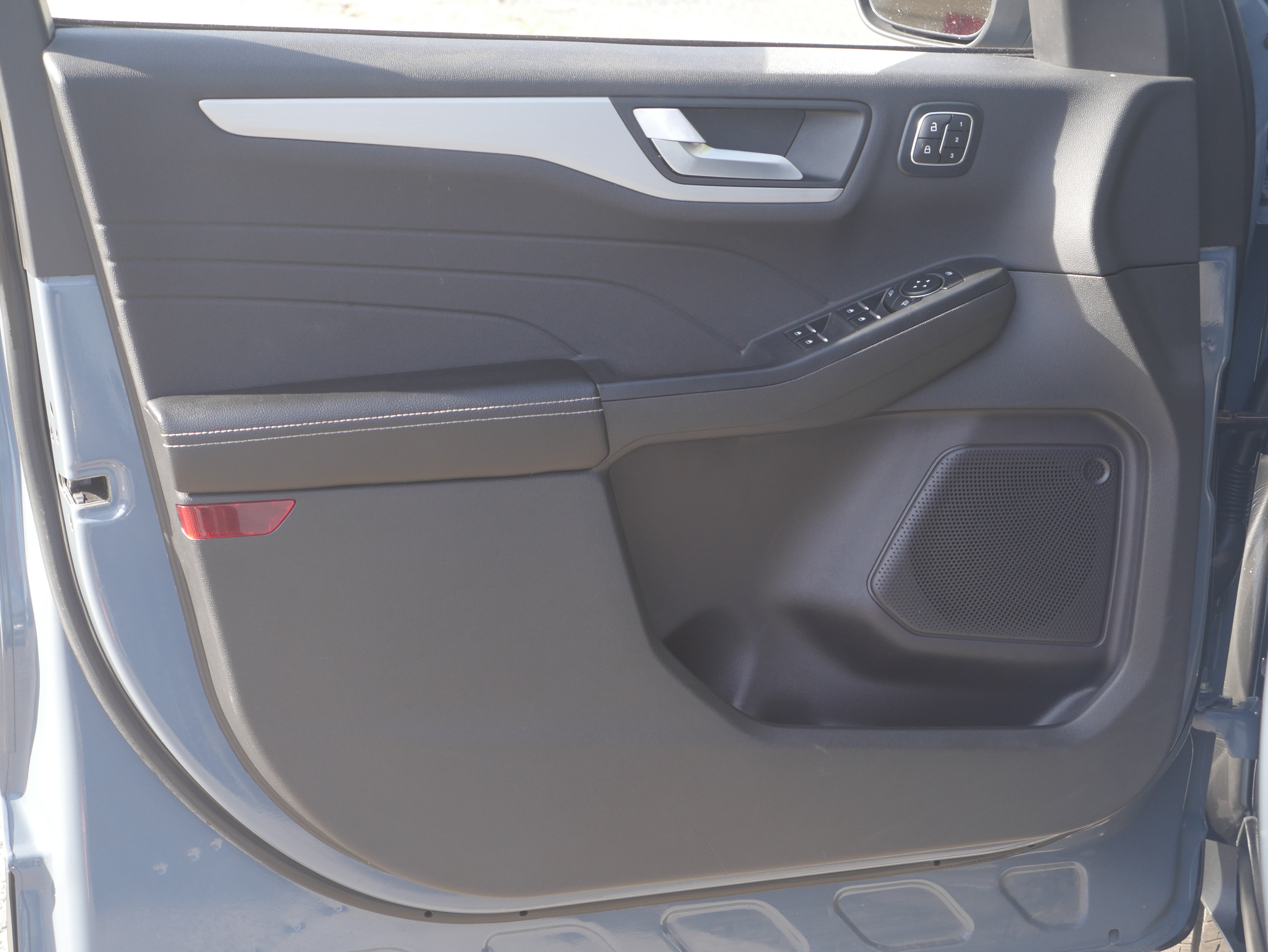 Certified 2024 Ford Escape Platinum AWD/4WD image 34