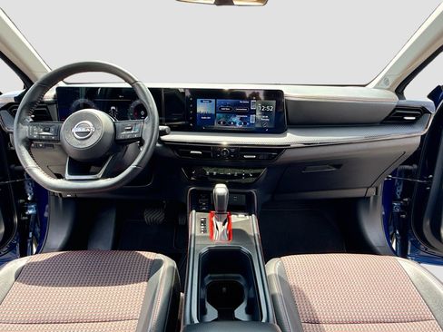 Certified 2025 Nissan Kicks SR w/ SR Premium Package AWD/4WD image 3