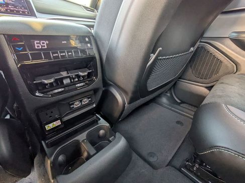 New 2025 Jeep Grand Cherokee L Altitude image 29