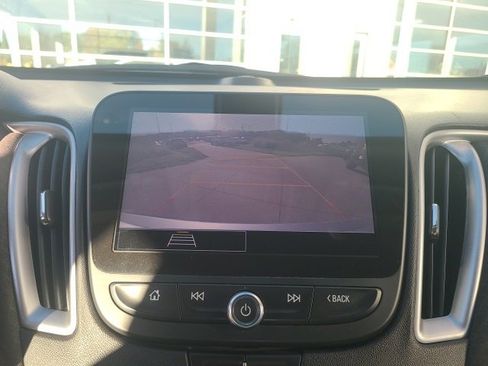 Used 2022 Chevrolet Malibu LT image 30